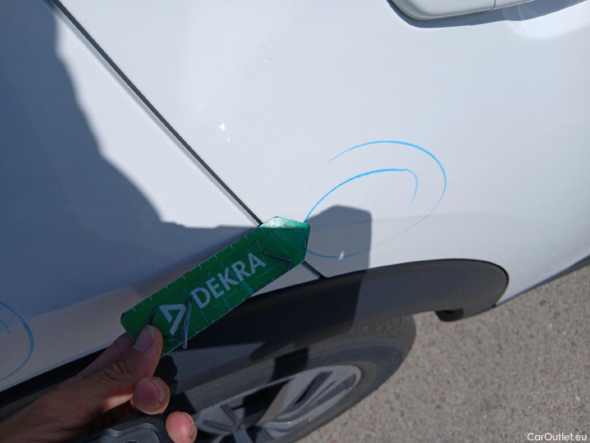  Peugeot  2008 PEUGEOT  / 2019 / 5P / todoterreno Active Puretech 100 S&S BVM6 #20