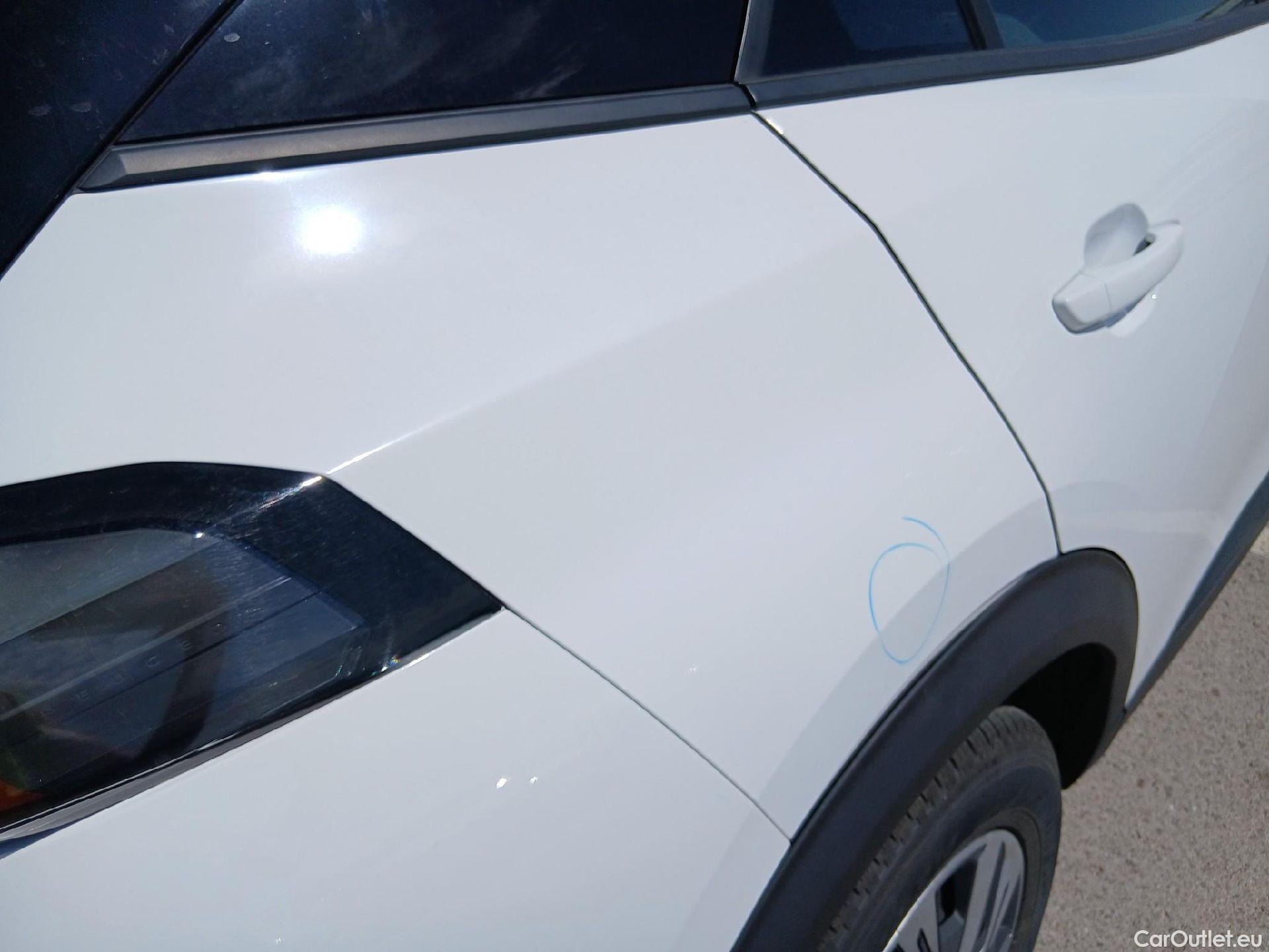  Peugeot  2008 PEUGEOT  / 2019 / 5P / todoterreno Active Puretech 100 S&S BVM6 #18