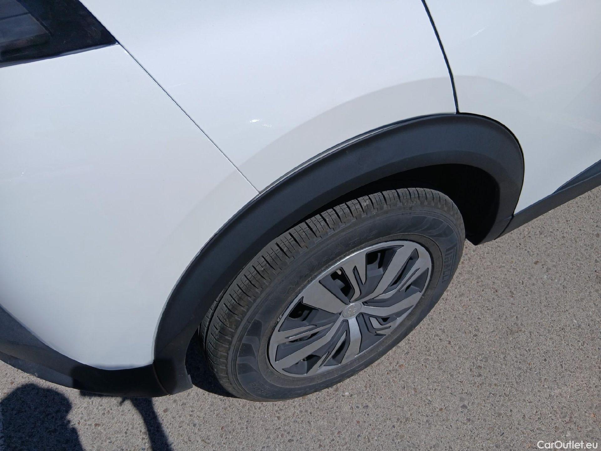  Peugeot  2008 PEUGEOT  / 2019 / 5P / todoterreno Active Puretech 100 S&S BVM6 #16