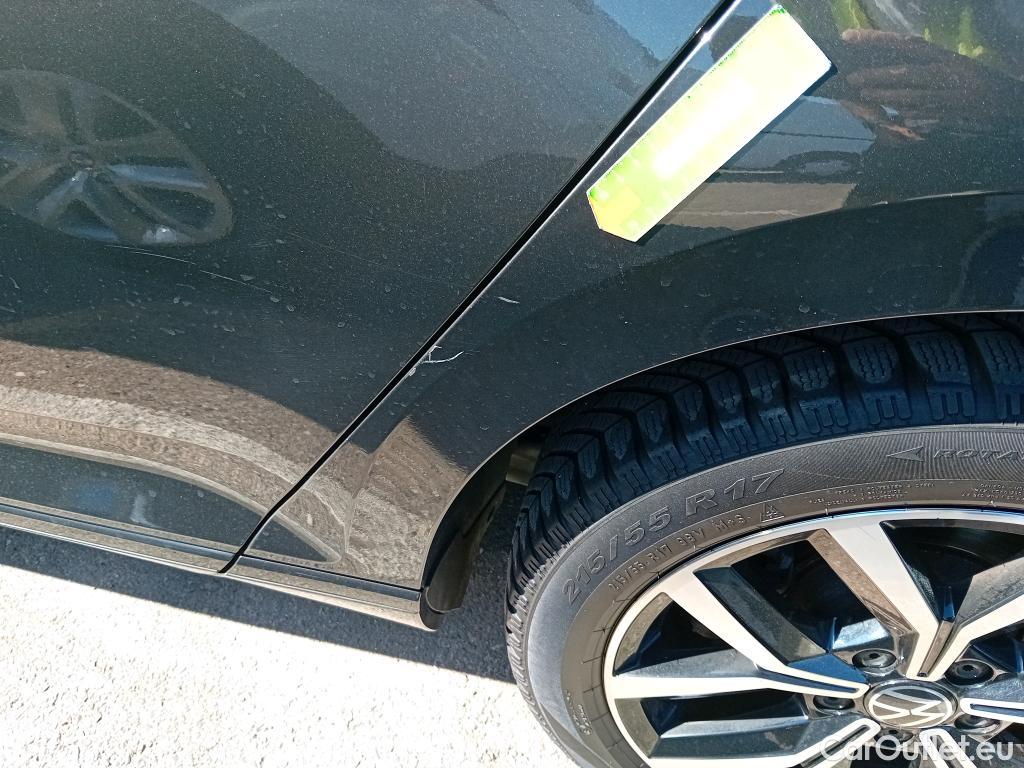  Volkswagen  Passat VOLKSWAGEN  / 2019 / 5P / familiar Variant Executive 2.0 TDI 110kW DSG #15