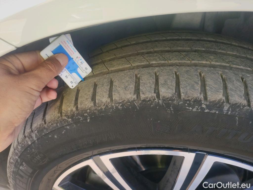  Volvo  XC60 VOLVO  / 2017 / 5P / todoterreno 2.0 B4 D AWD Inscription Auto #2