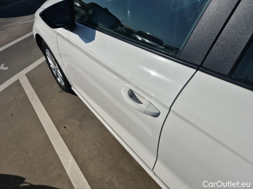  Seat  Ibiza SEAT  / 2017 / 5P / berlina con portón 1.0 TSI 81kW (110CV) Style Plus (AC) #30