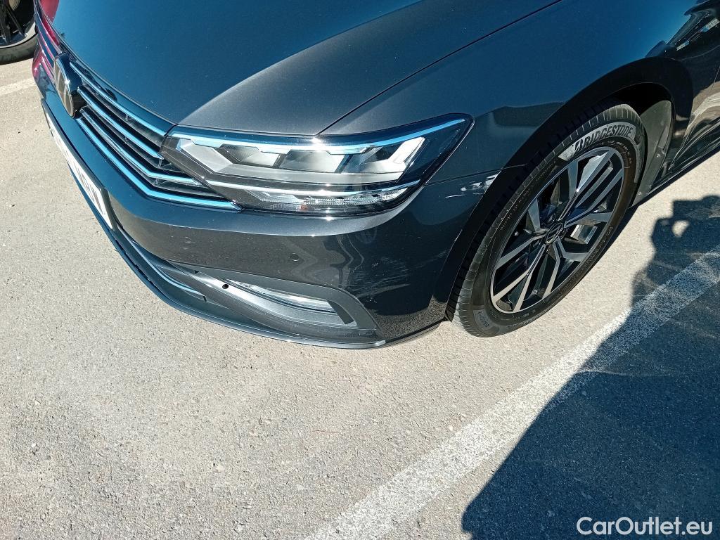  Volkswagen  Passat VOLKSWAGEN  / 2019 / 5P / familiar Variant Executive 2.0 TDI 110kW DSG #22