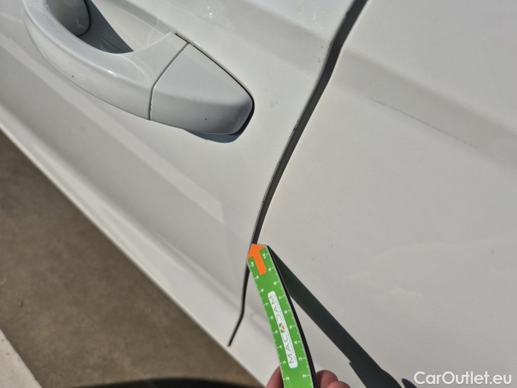  Seat  Ibiza SEAT  / 2017 / 5P / berlina con portón 1.0 TSI 81kW (110CV) Style Plus (AC) #32