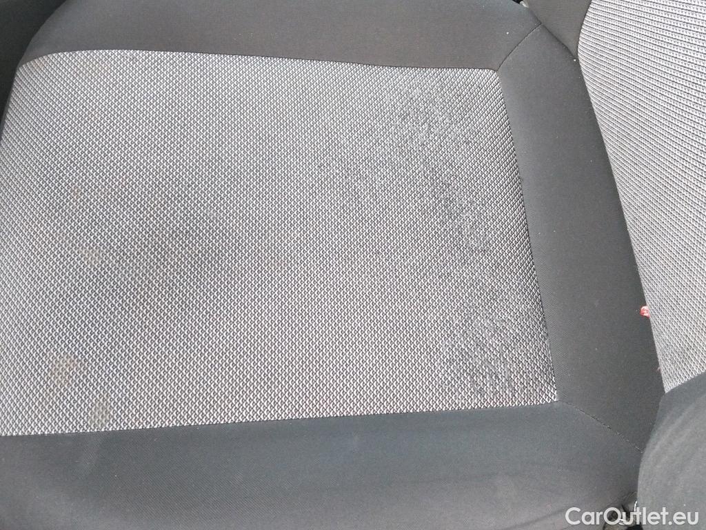  Fiat  Doblo FIAT Doblò Cargo/2015/3P/furgón derivado de turismo Cargo Base 1.6 Mjet 66kW (90CV) #17