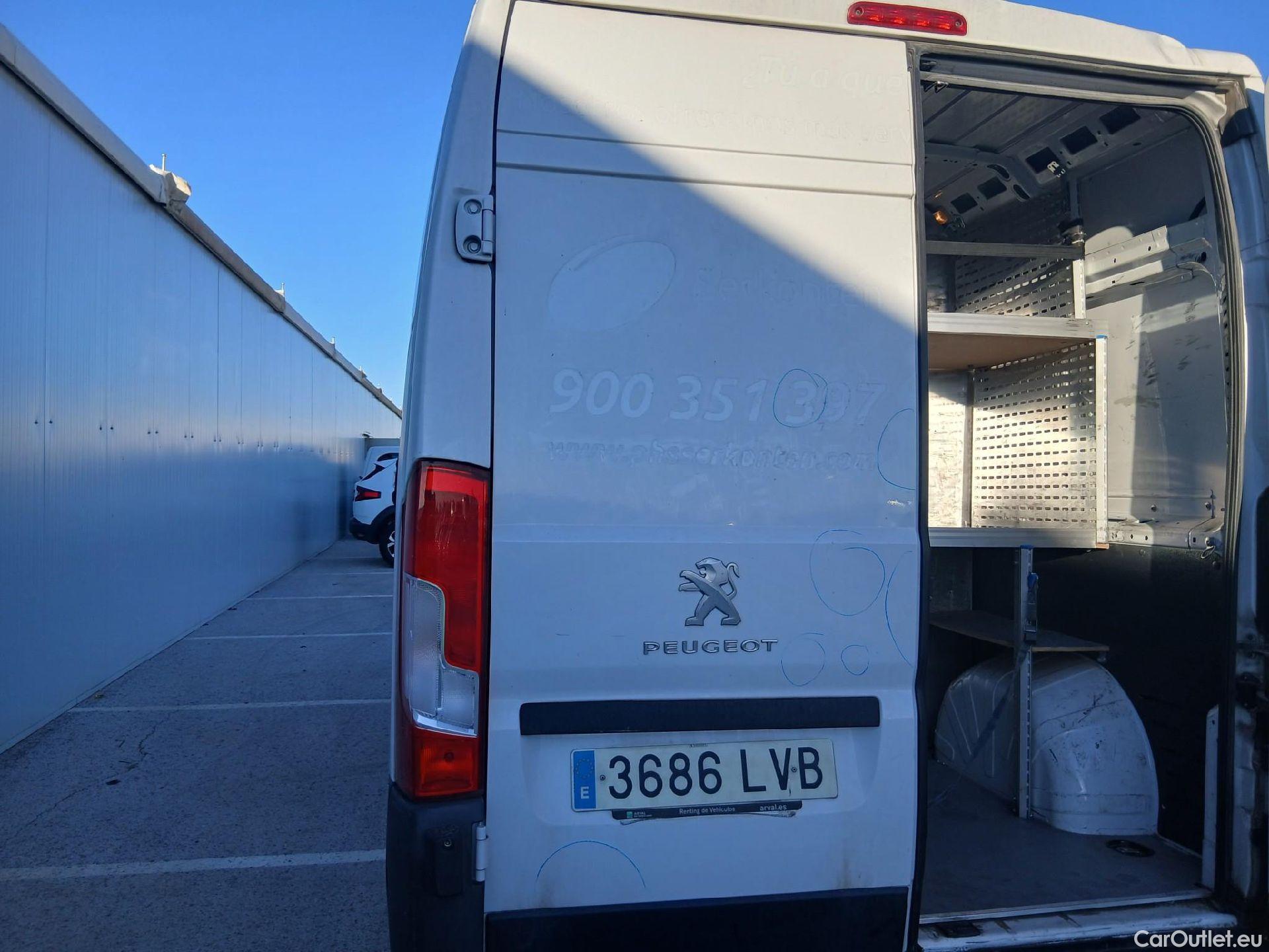  Peugeot  Boxer PEUGEOT  / 2014 / 4P / furgón 335 L2 H2 BHDI 103kW (140CV) S&S 6 V. M #24
