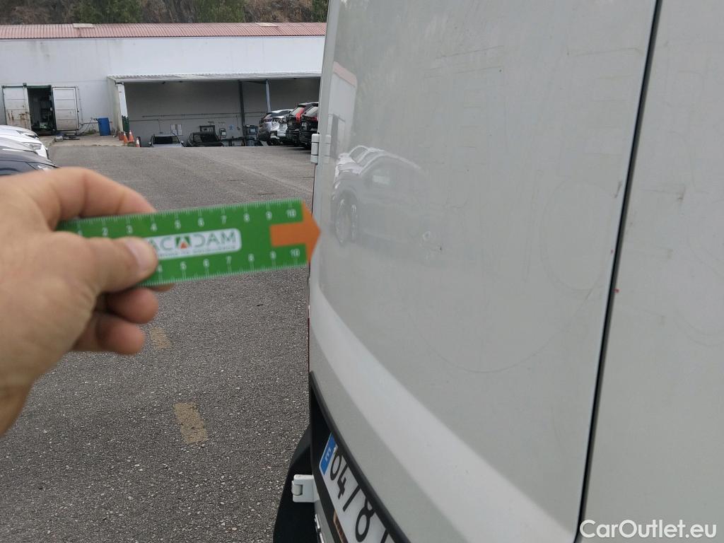  Fiat  Doblo FIAT Doblò Cargo/2015/3P/furgón derivado de turismo Cargo Base 1.6 Mjet 66kW (90CV) #40