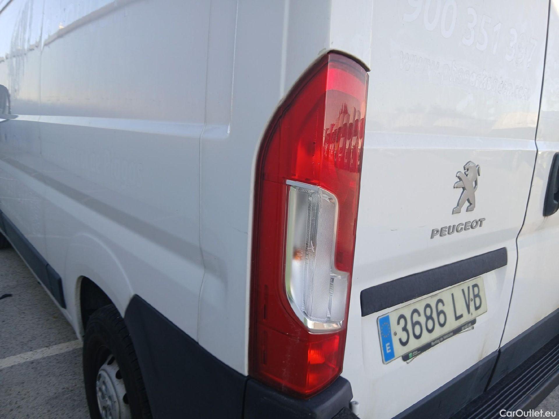  Peugeot  Boxer PEUGEOT  / 2014 / 4P / furgón 335 L2 H2 BHDI 103kW (140CV) S&S 6 V. M #22