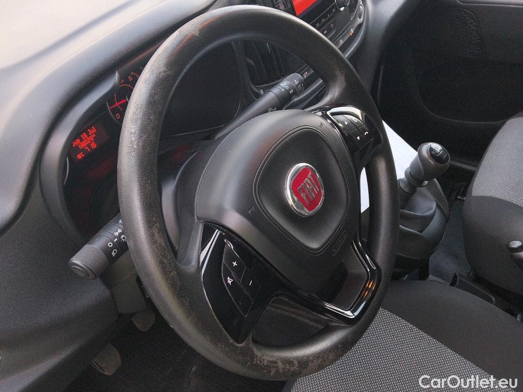  Fiat  Doblo FIAT Doblò Cargo/2015/3P/furgón derivado de turismo Cargo Base 1.6 Mjet 66kW (90CV) #23