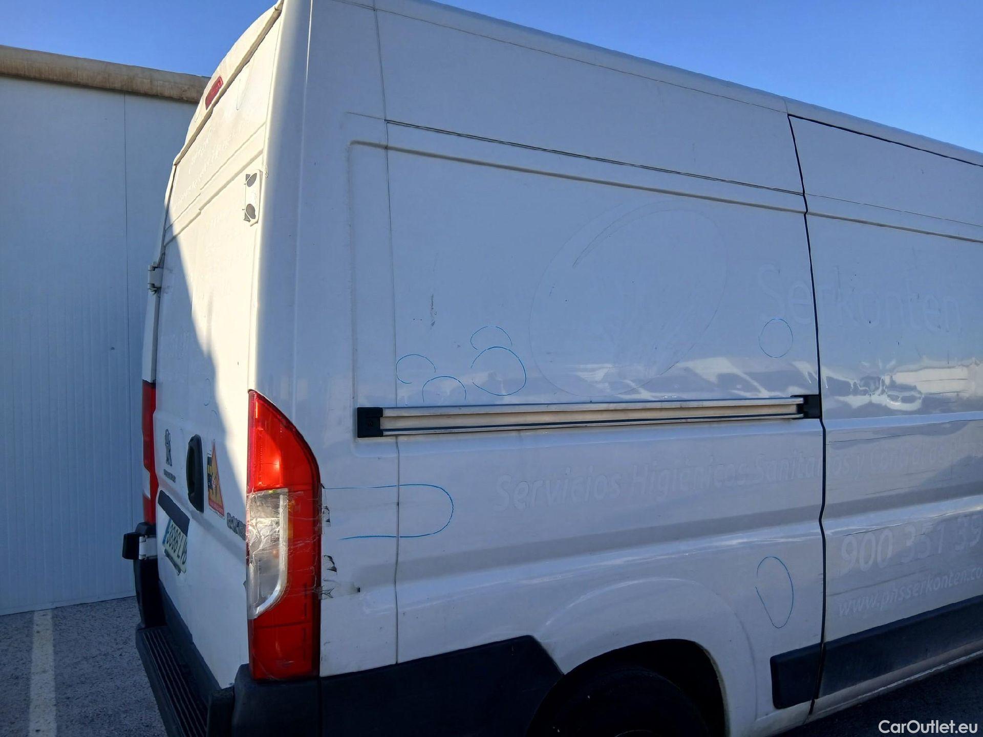  Peugeot  Boxer PEUGEOT  / 2014 / 4P / furgón 335 L2 H2 BHDI 103kW (140CV) S&S 6 V. M #40