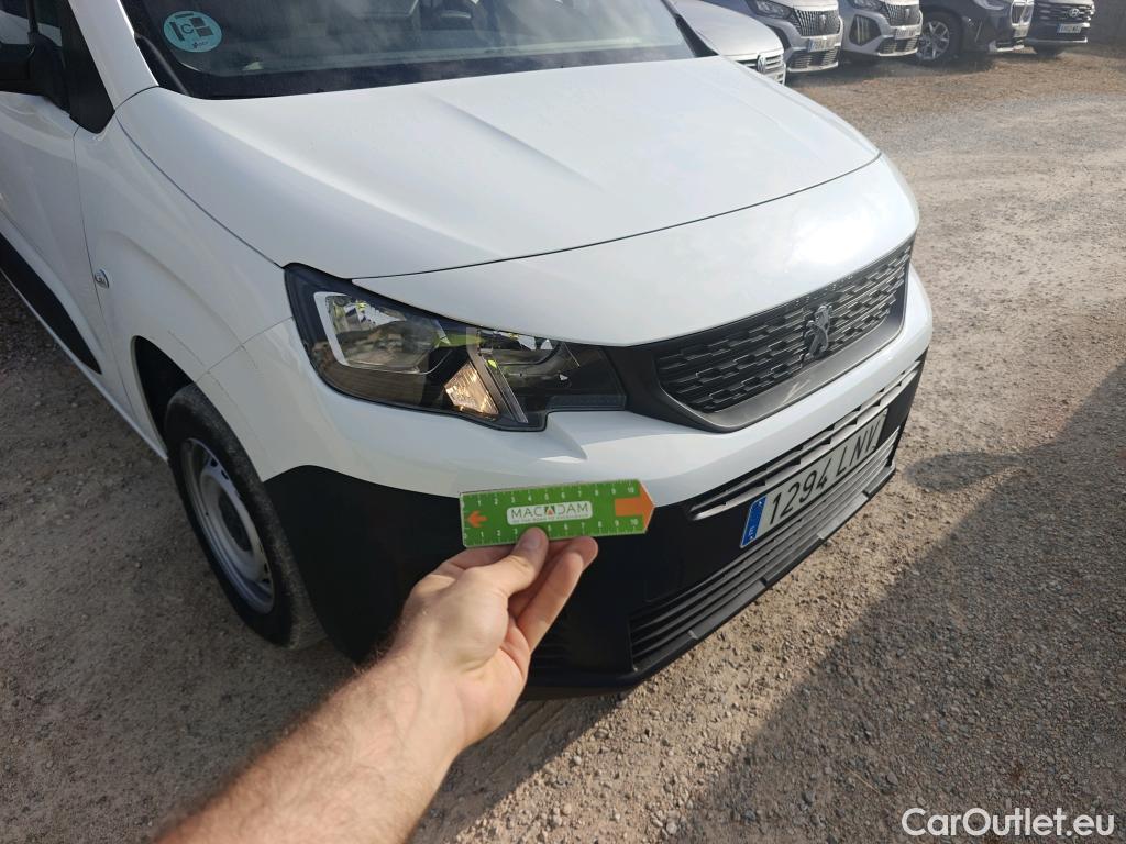  Peugeot  Partner PEUGEOT  / 2018 / 4P / furgón derivado de turismo Premium Standard 600kg BlueHDi 73kW #29