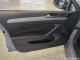  Volkswagen  Passat Volkswagen  Variant 2.0 TDI EVO 150 KM 6 biegów Business 5d #32