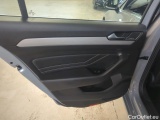  Volkswagen  Passat Volkswagen  Variant 2.0 TDI EVO 150 KM 6 biegów Business 5d #34