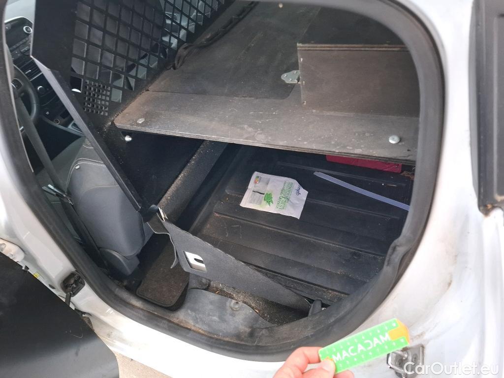  Renault  Clio RENAULT  Société VU 5p Berline Air dCi 75 - 18 #1