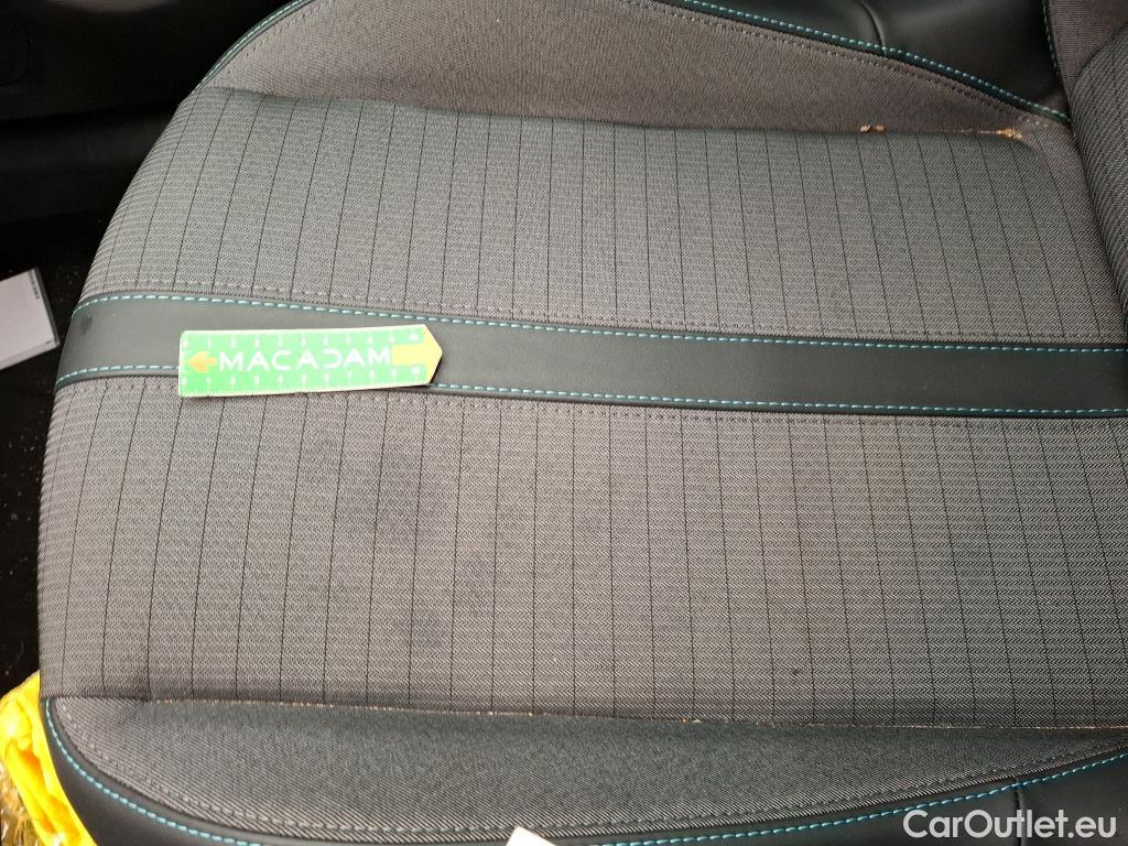  Peugeot  208  Allure Business 1.2 PureTech 100CV BVM6 E6d #16