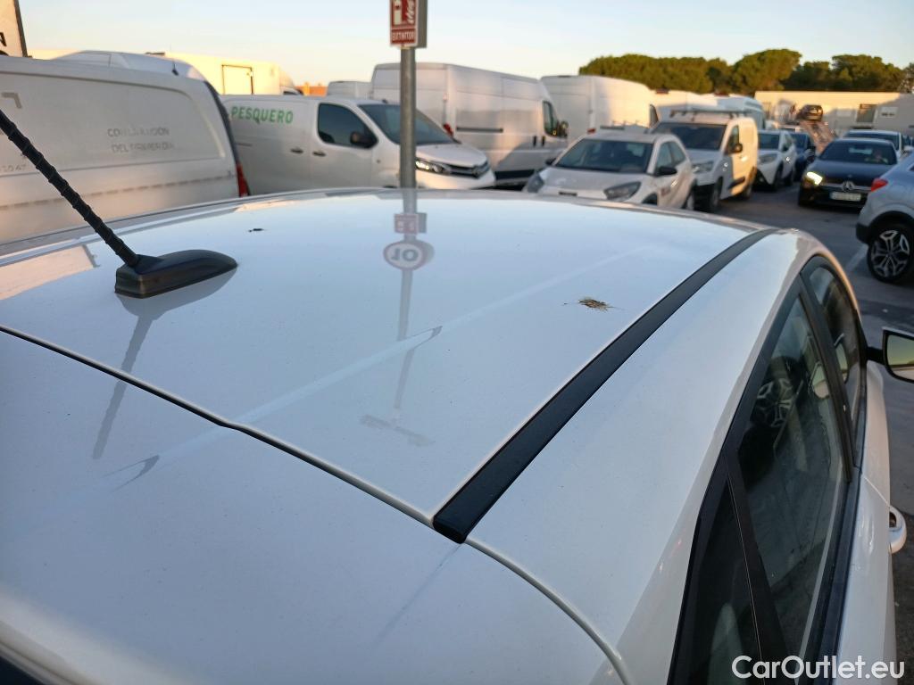 Hyundai  i20 HYUNDAI  / 2020 / 5P / berlina con portón 1.0 TGDI 74kW (100CV) 48V Essence #3