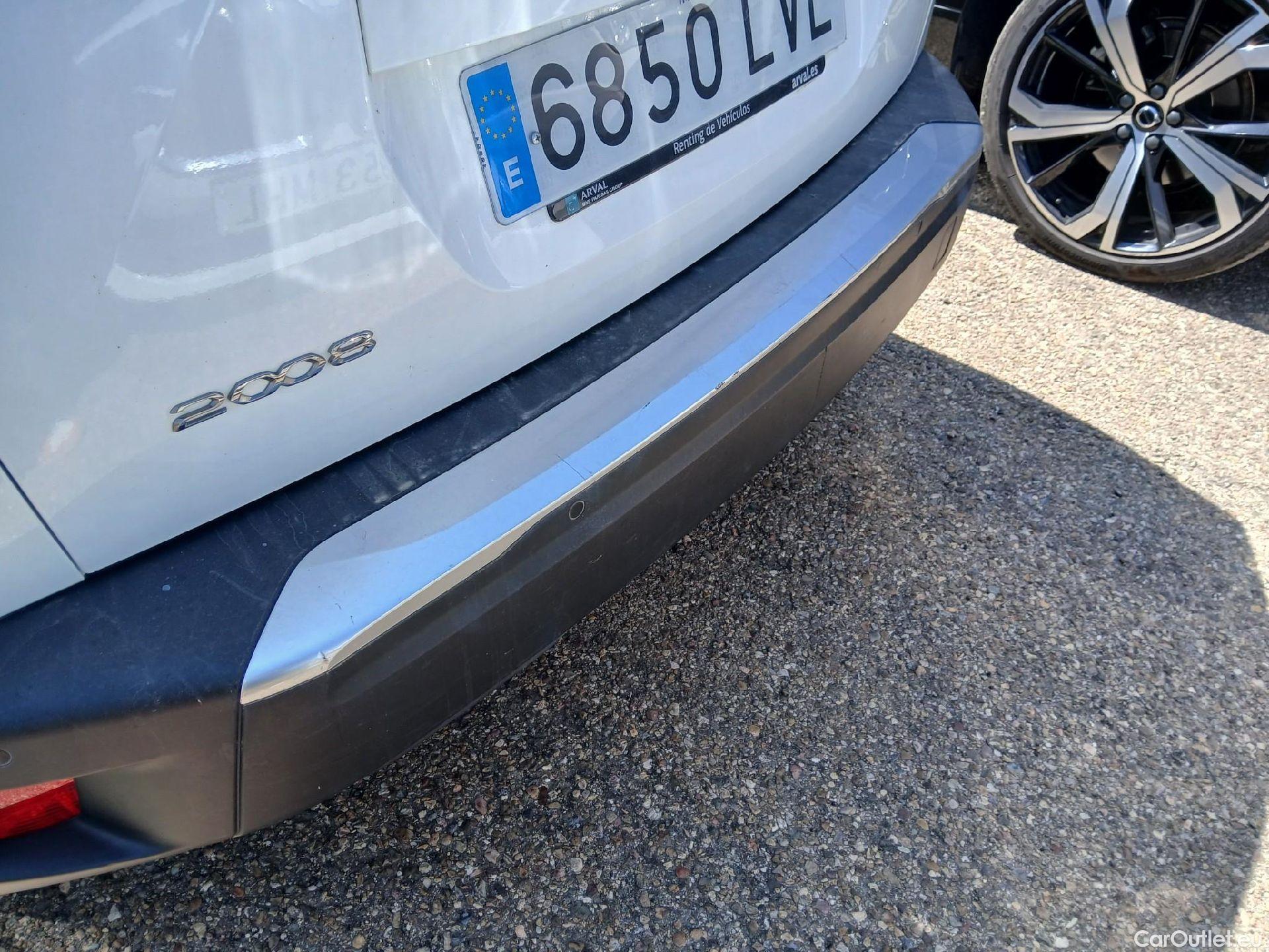  Peugeot  2008 PEUGEOT  / 2019 / 5P / todoterreno Active Puretech 100 S&S BVM6 #17