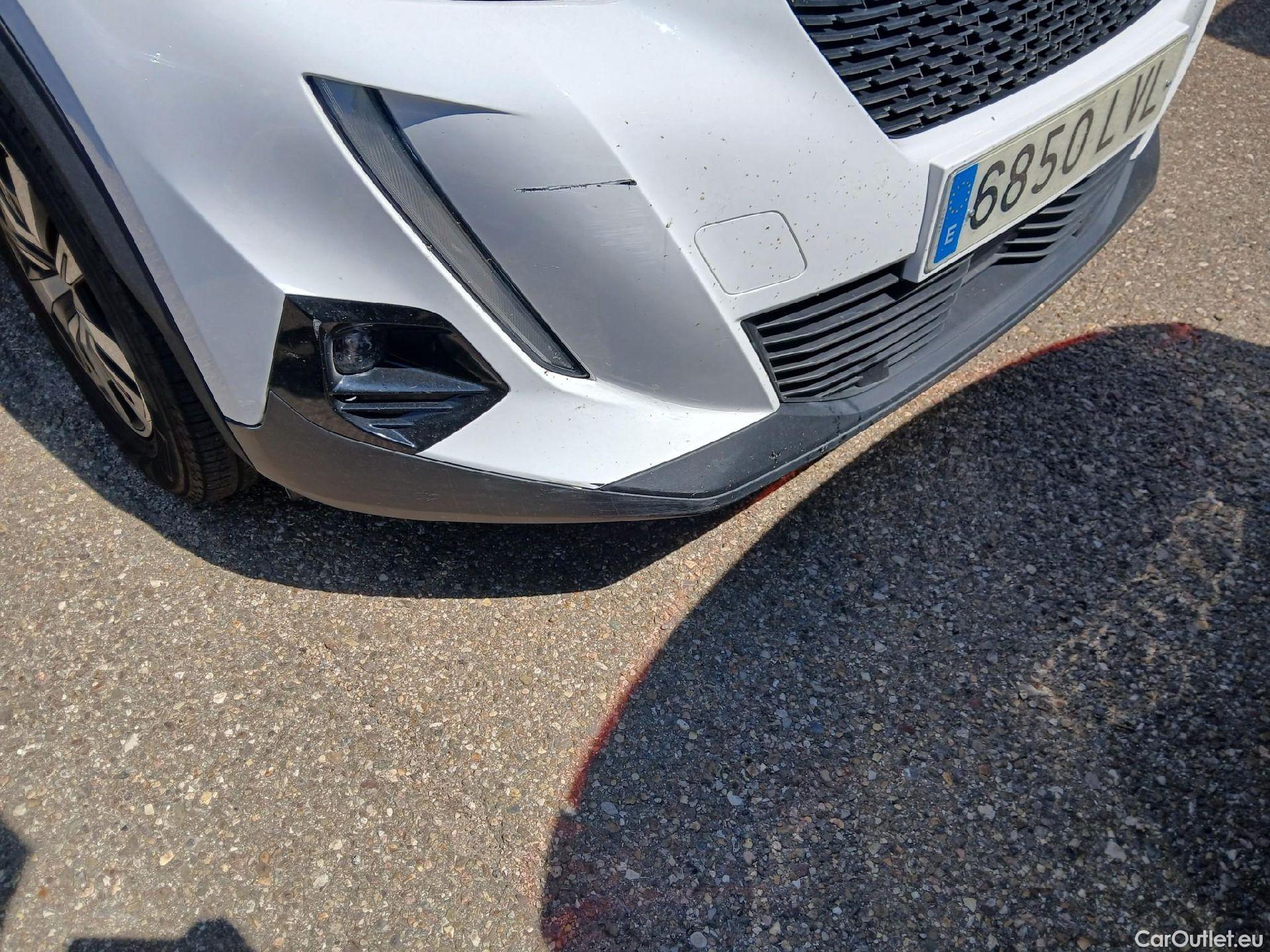  Peugeot  2008 PEUGEOT  / 2019 / 5P / todoterreno Active Puretech 100 S&S BVM6 #4