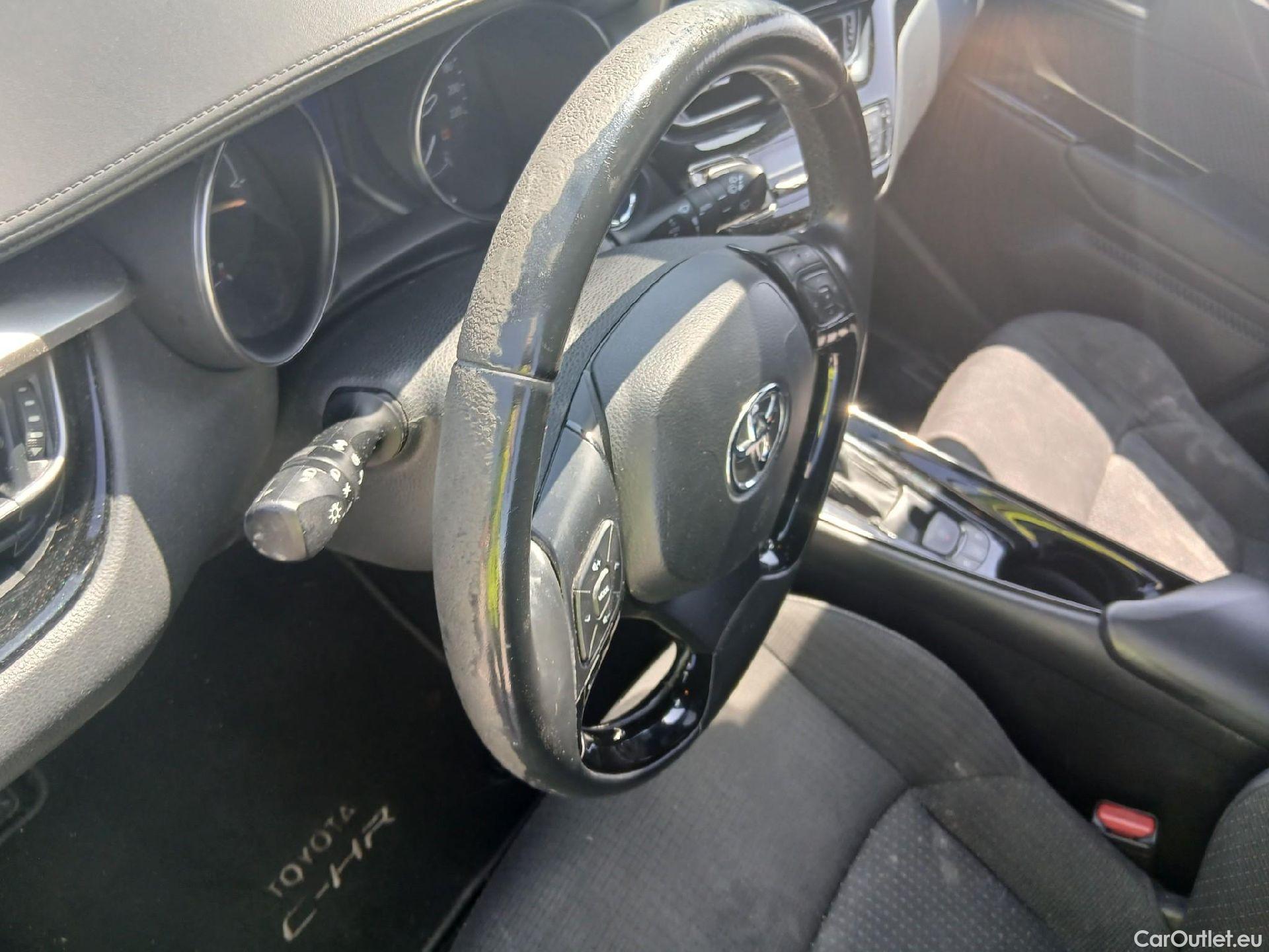 Toyota  C-HR TOYOTA  / 2016 / 5P / todoterreno 1.8 125H Advance (CX) #23