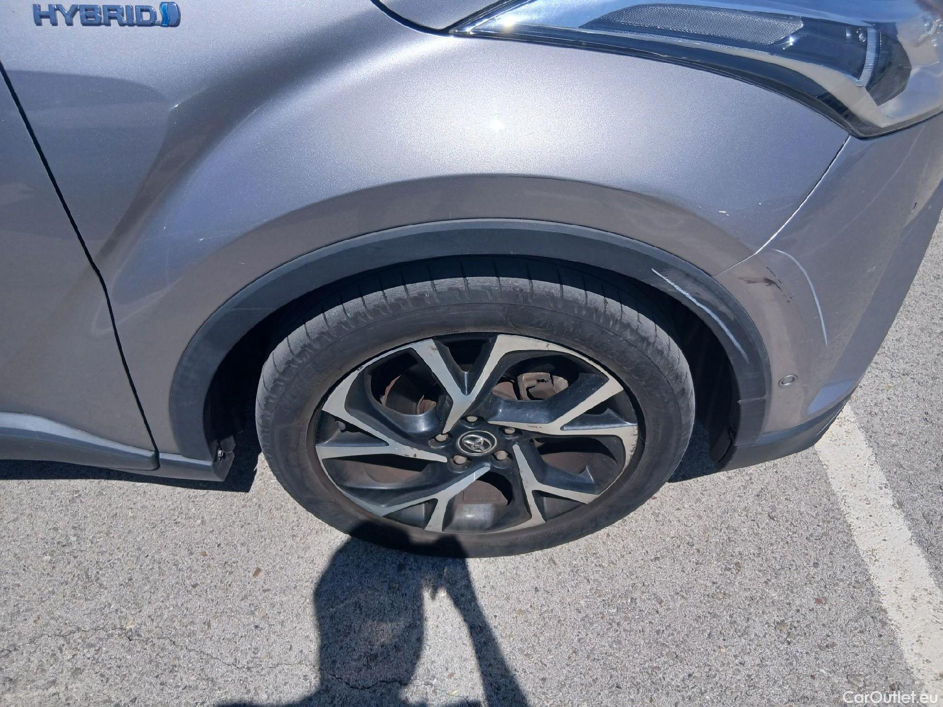  Toyota  C-HR TOYOTA  / 2016 / 5P / todoterreno 1.8 125H Advance (CX) #47