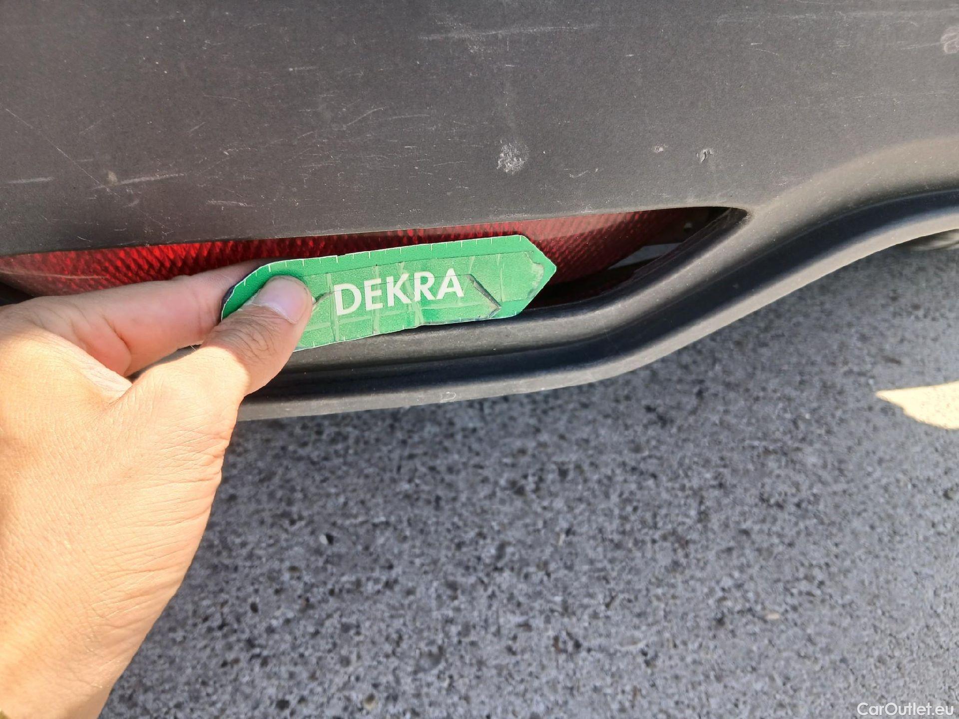  Toyota  C-HR TOYOTA  / 2016 / 5P / todoterreno 1.8 125H Advance (CX) #32