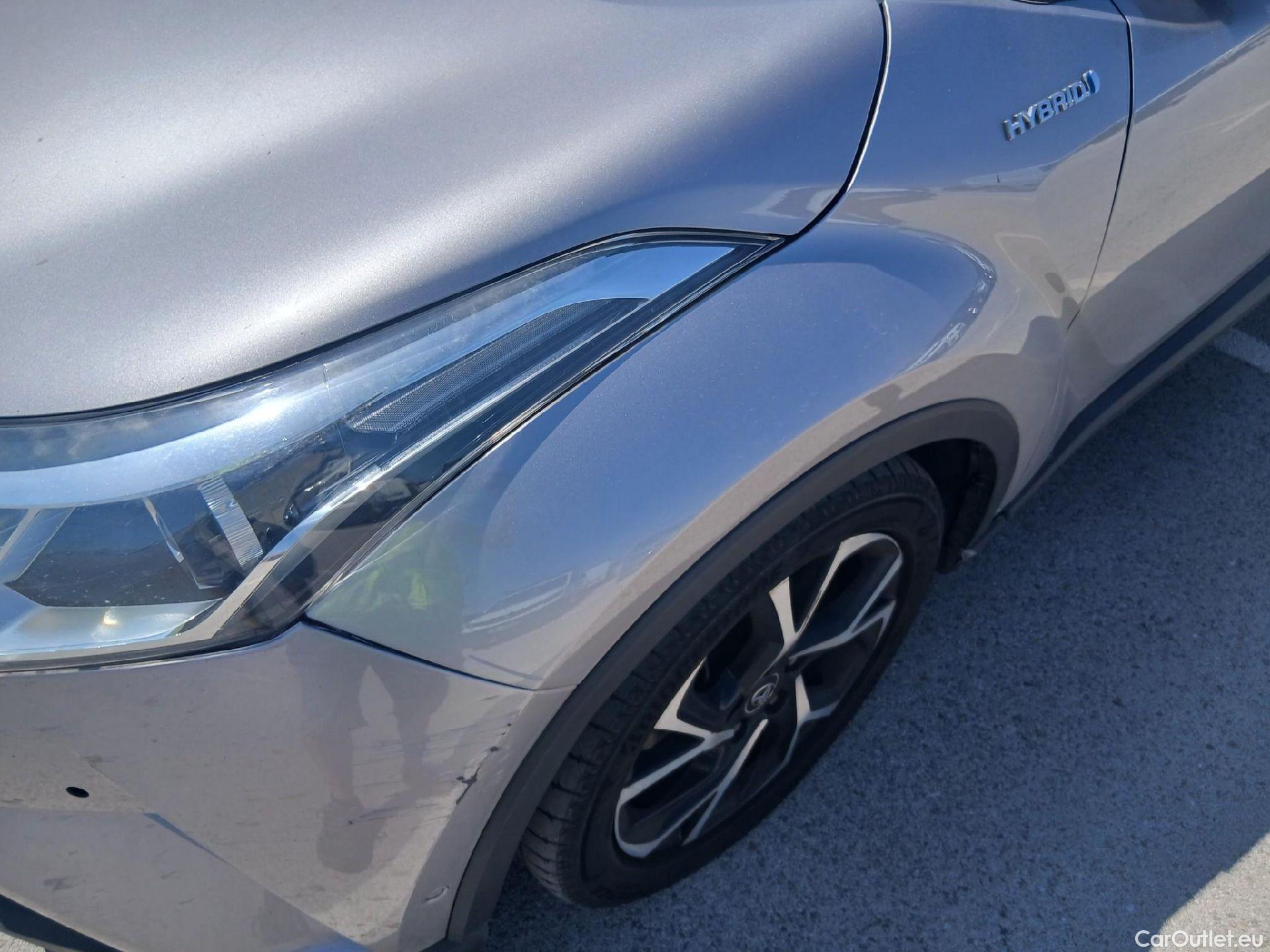  Toyota  C-HR TOYOTA  / 2016 / 5P / todoterreno 1.8 125H Advance (CX) #17