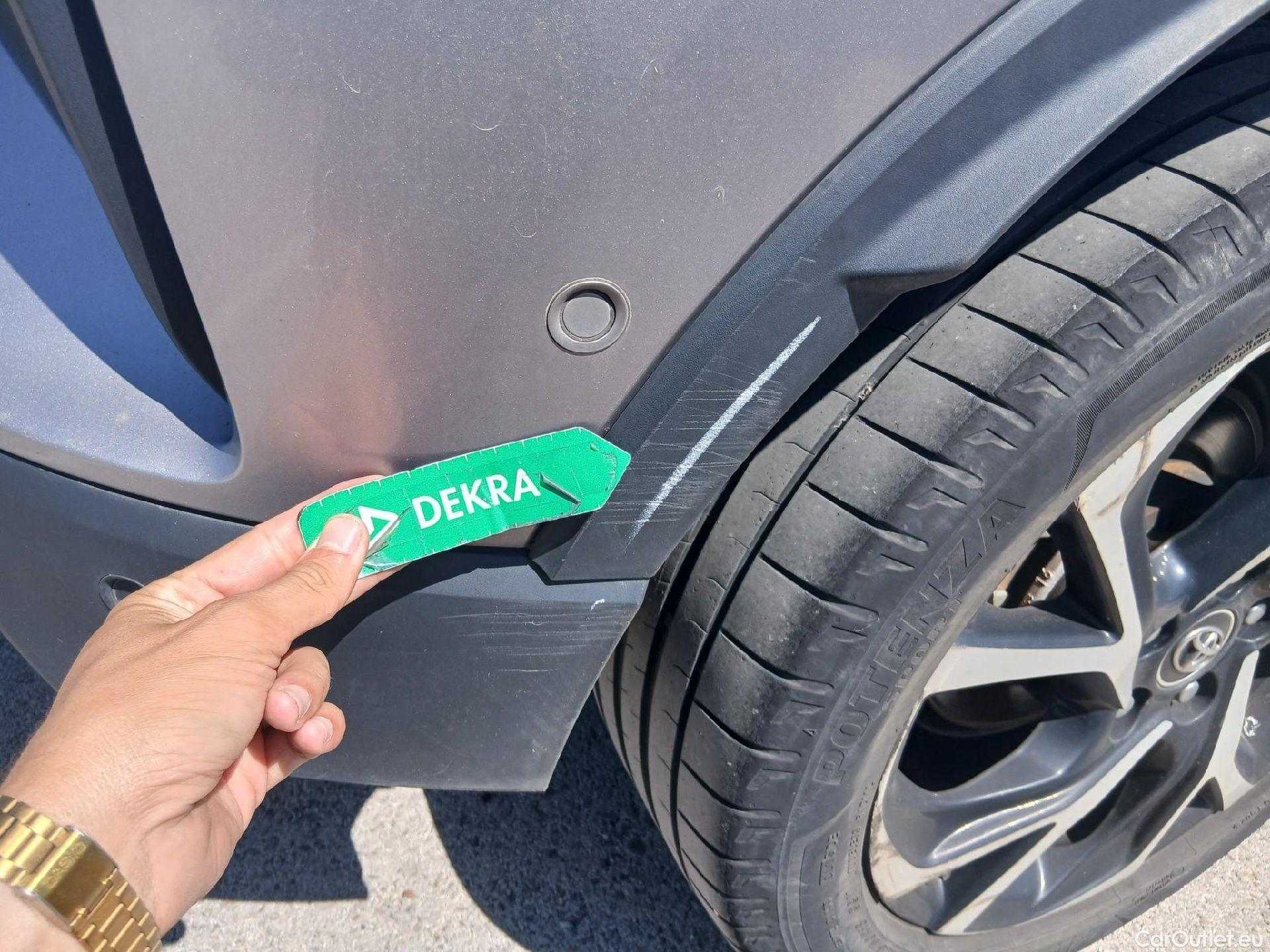  Toyota  C-HR TOYOTA  / 2016 / 5P / todoterreno 1.8 125H Advance (CX) #39