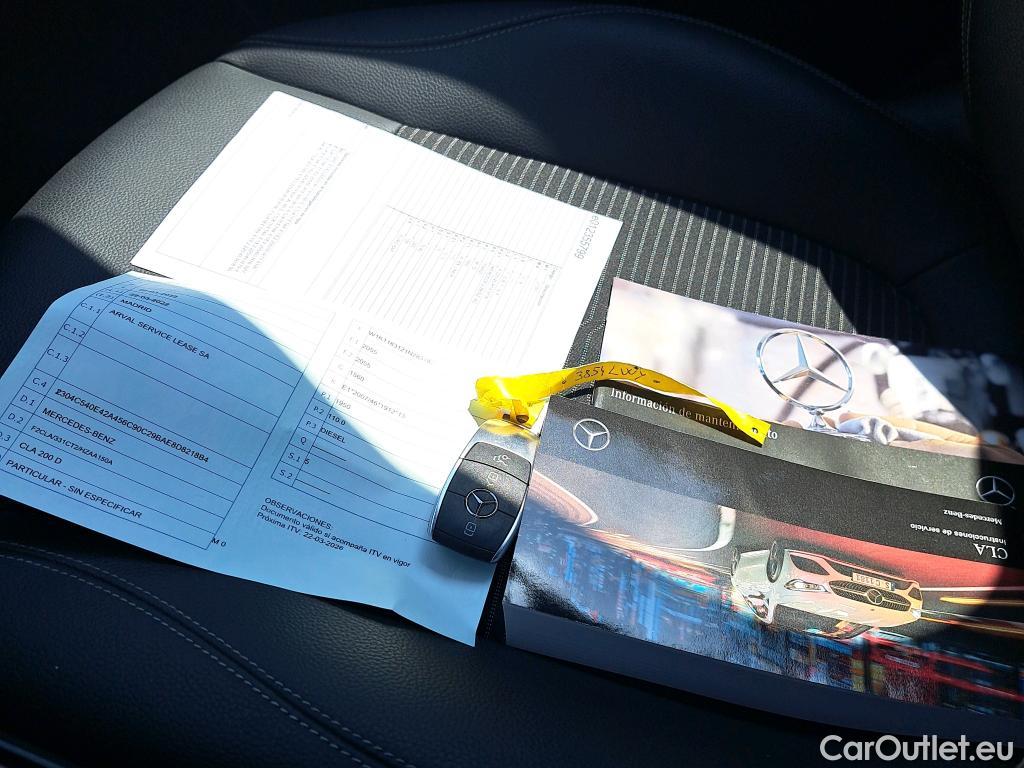  Mercedes  CLA-Klasse MERCEDES-BENZ CLA / 2019 / 4P / coupé CLA 200 D DCT #1