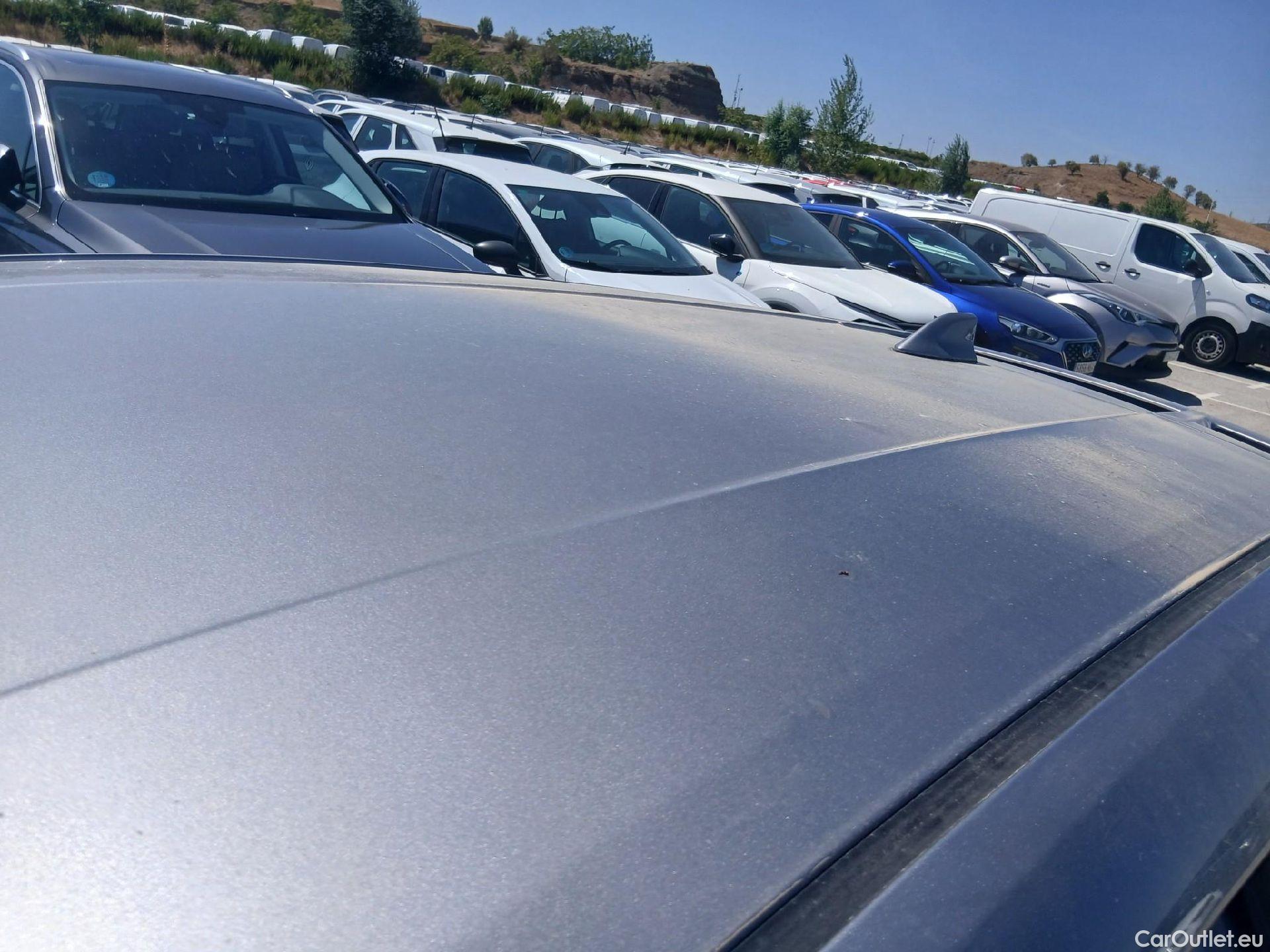  Toyota  C-HR TOYOTA  / 2016 / 5P / todoterreno 1.8 125H Advance (CX) #26