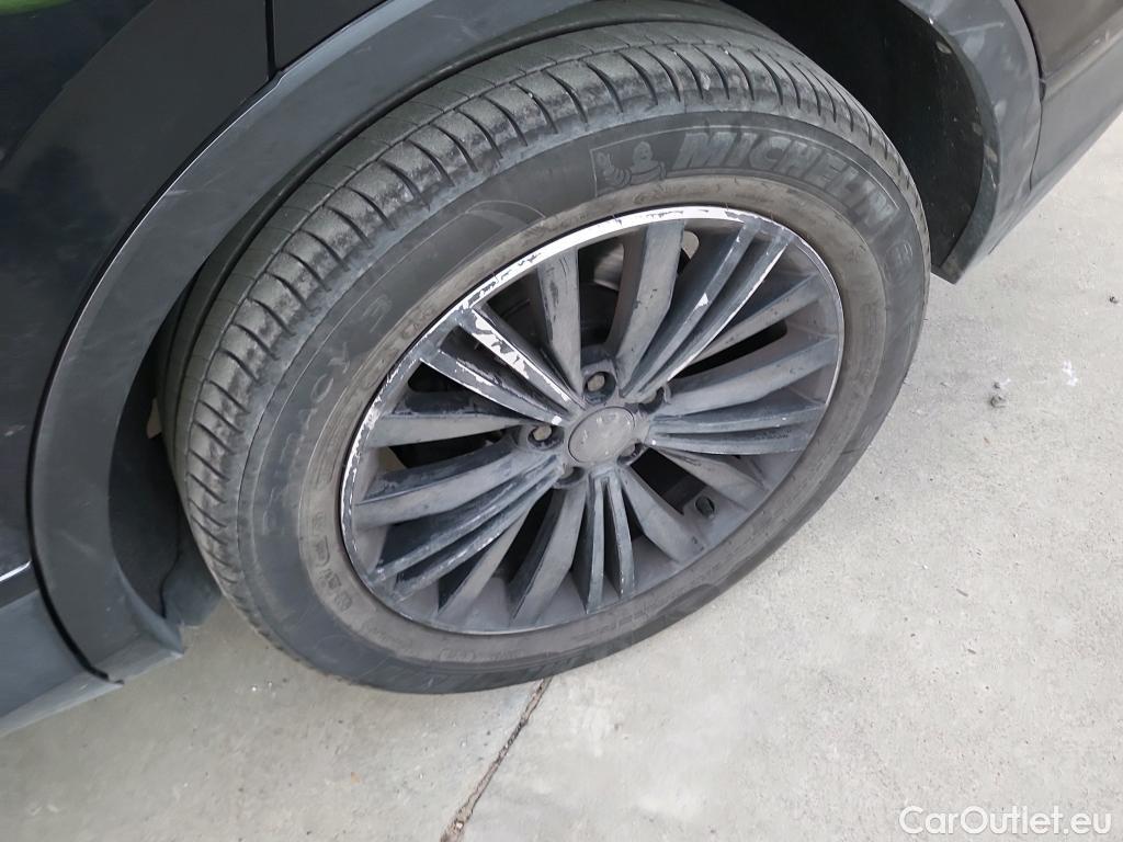  Volkswagen  Tiguan VOLKSWAGEN  / 2020 / 5P / todoterreno Life 2.0 TDI 110kW (150CV) DSG (AC2) #20