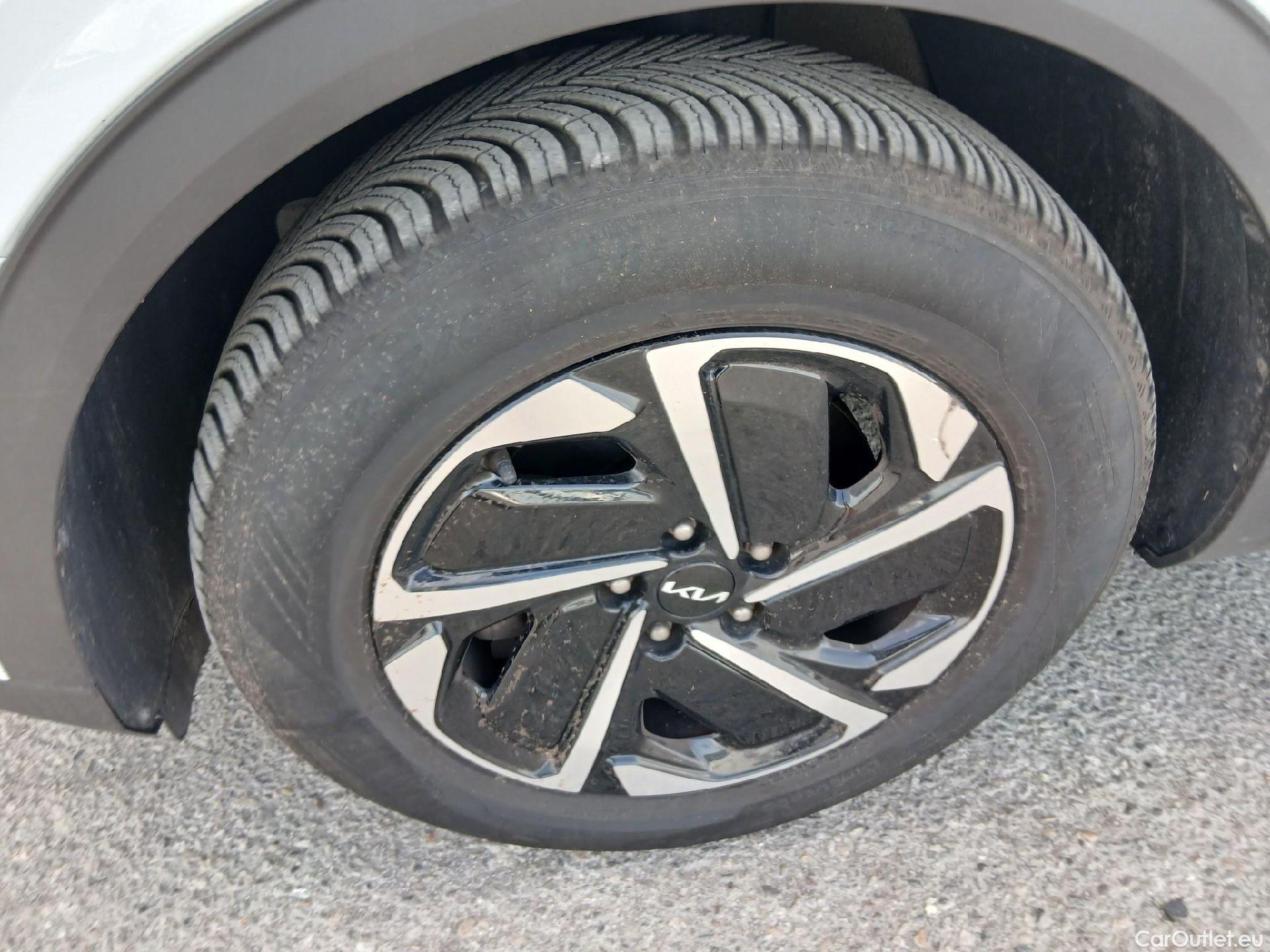  KIA  Sportage KIA  / 2022 / 5P / todoterreno 1.6 T-GDi 110kW (150CV) Drive 4x2 (AC2) #8