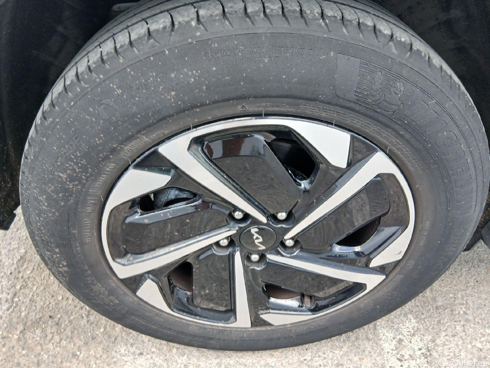  KIA  Sportage KIA  / 2022 / 5P / todoterreno 1.6 T-GDi 110kW (150CV) Drive 4x2 (AC2) #22