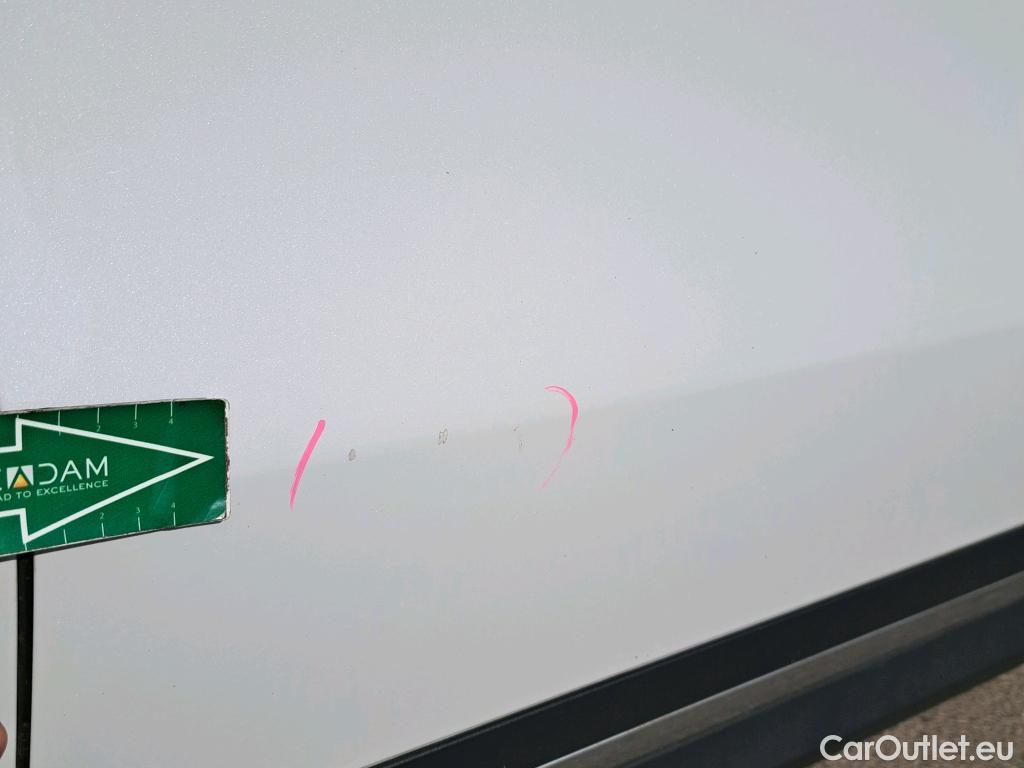 Mercedes  GLA MERCEDES-BENZ  / 2020 / 5P / todoterreno  200 D #5