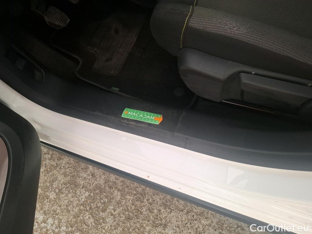  Citroen  C3 CITROEN  Société / 2020 / 5P / Berline / VU BlueHDi 100 SandS BVM6 Feel Nav #3