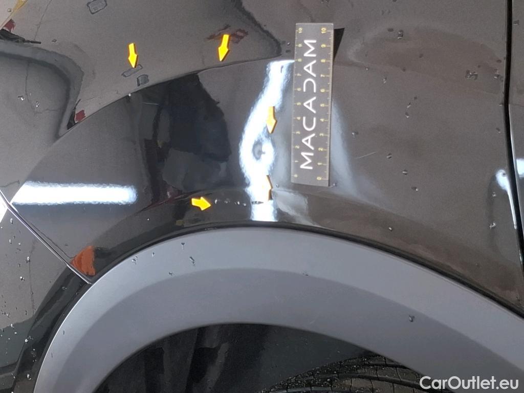  Citroen  C4 CITROEN  X / 2022 / 4P / Berline PureTech 130 S&S EAT8 Shine #2