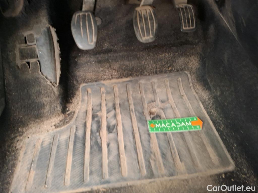  Citroen  C4  Berline Feel 1.2 PureTech 130CV BVM6 6E #7