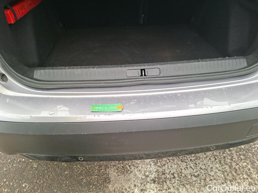  Citroen  C4  Berline Feel 1.2 PureTech 130CV BVM6 6E #5