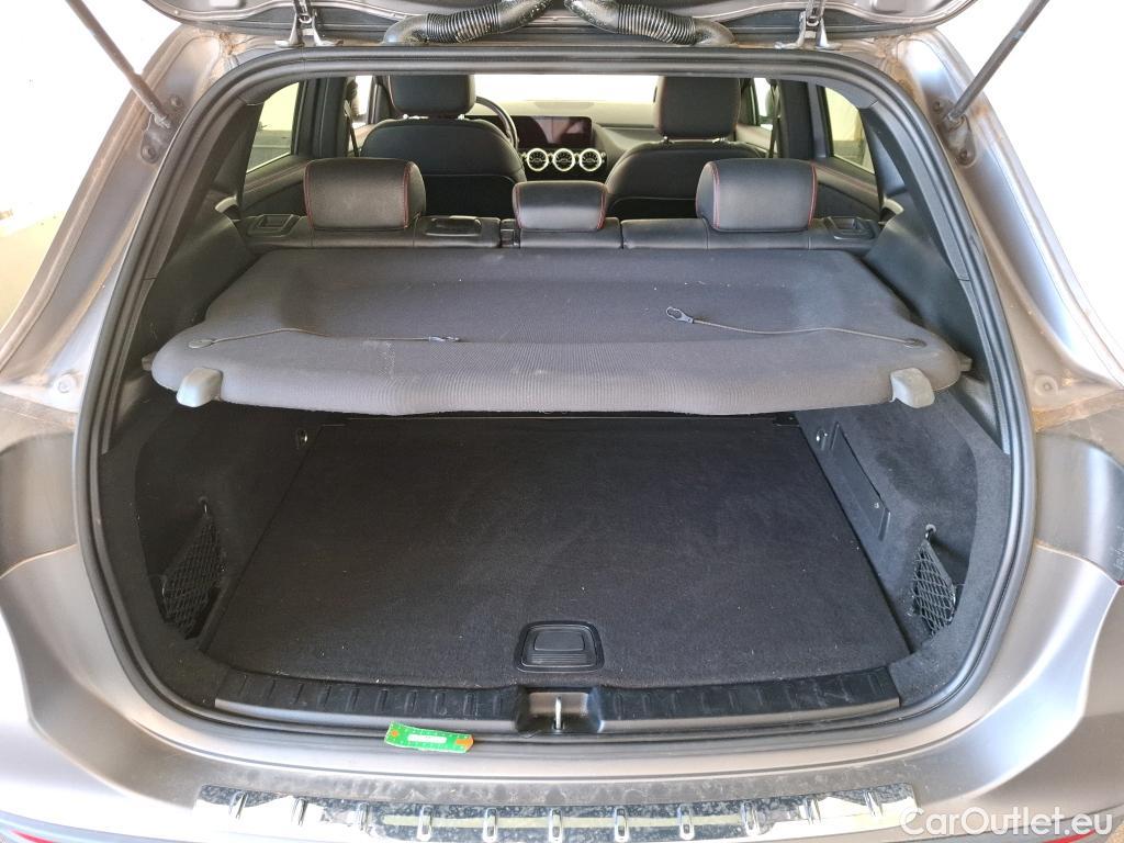  Mercedes  GLA MERCEDES-BENZ  / 2020 / 5P / SUV 2.0  200 D AMG LINE DCT #4