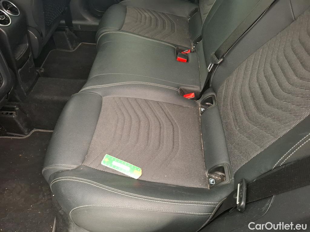  Mercedes  GLA MERCEDES-BENZ  / 2020 / 5P / SUV  200 D BUSINESS LINE DCT #30