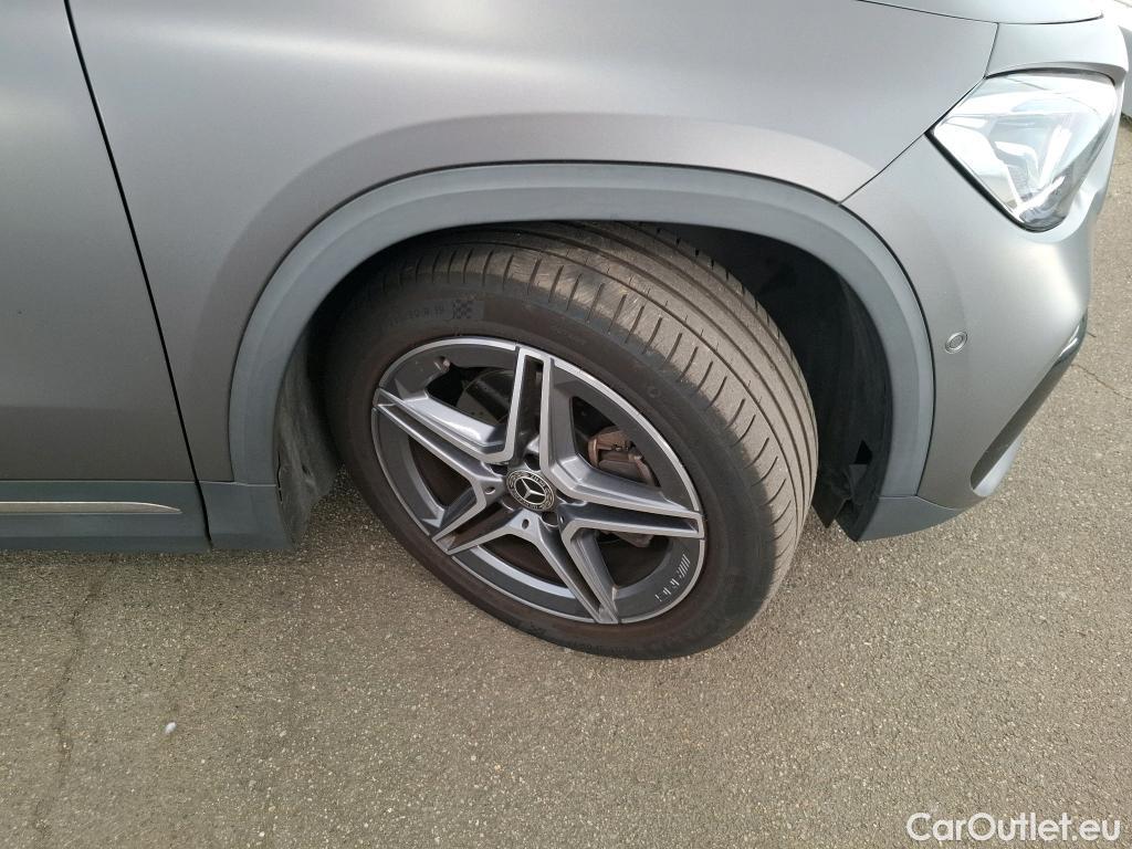  Mercedes  GLA MERCEDES-BENZ  / 2020 / 5P / SUV 2.0  200 D AMG LINE DCT #1