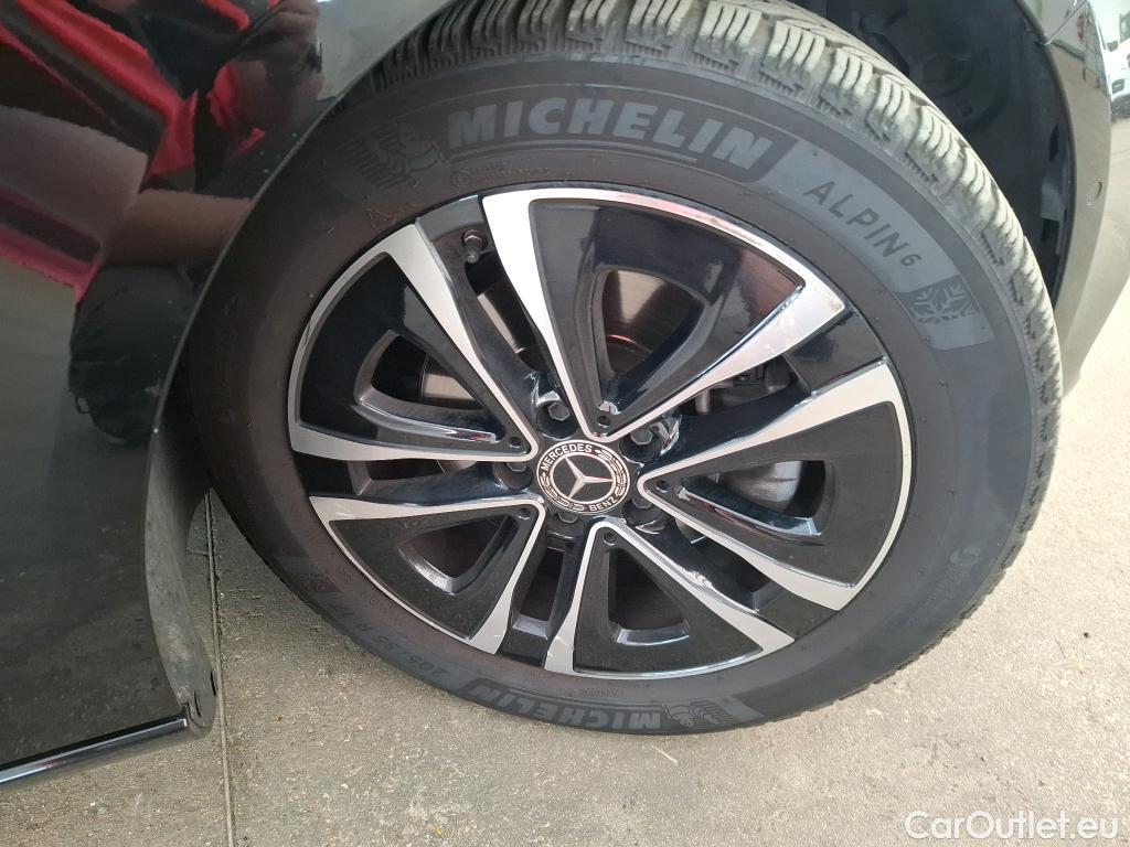  Mercedes  A-Klasse MERCEDES-BENZ Classe A Compact / 2022 / 5P / Berline A 200 Business Line 7G-DCT #2