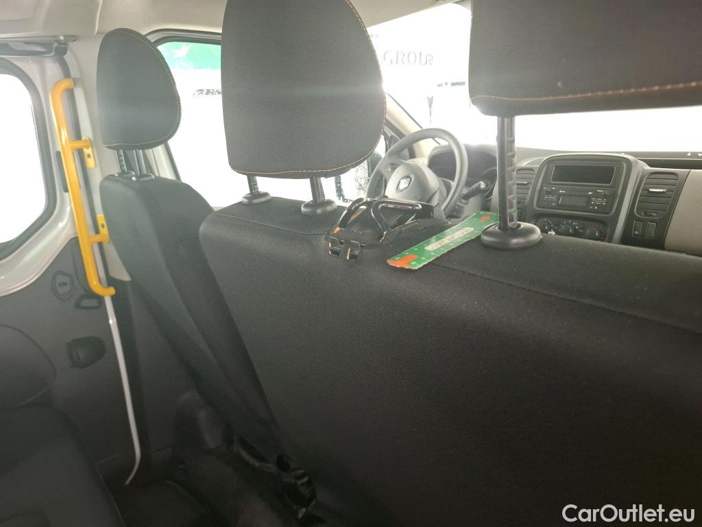  Renault  Trafic RENAULT  4p Combi Zen L1 Energy dCi 95 8 places #28