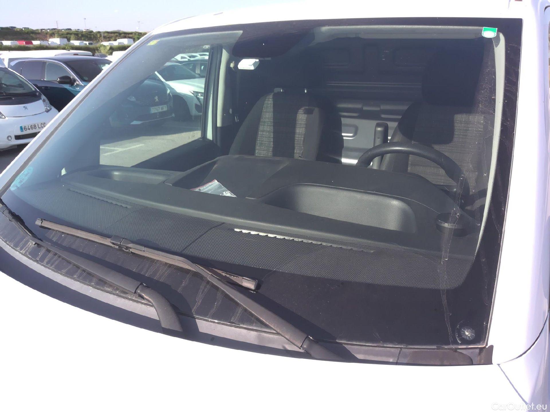  Mercedes  Vito MERCEDES-BENZ  / 2014 / 4P / furgón 111 CDI Larga #3