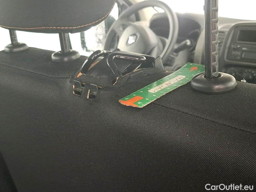  Renault  Trafic RENAULT  4p Combi Zen L1 Energy dCi 95 8 places #29