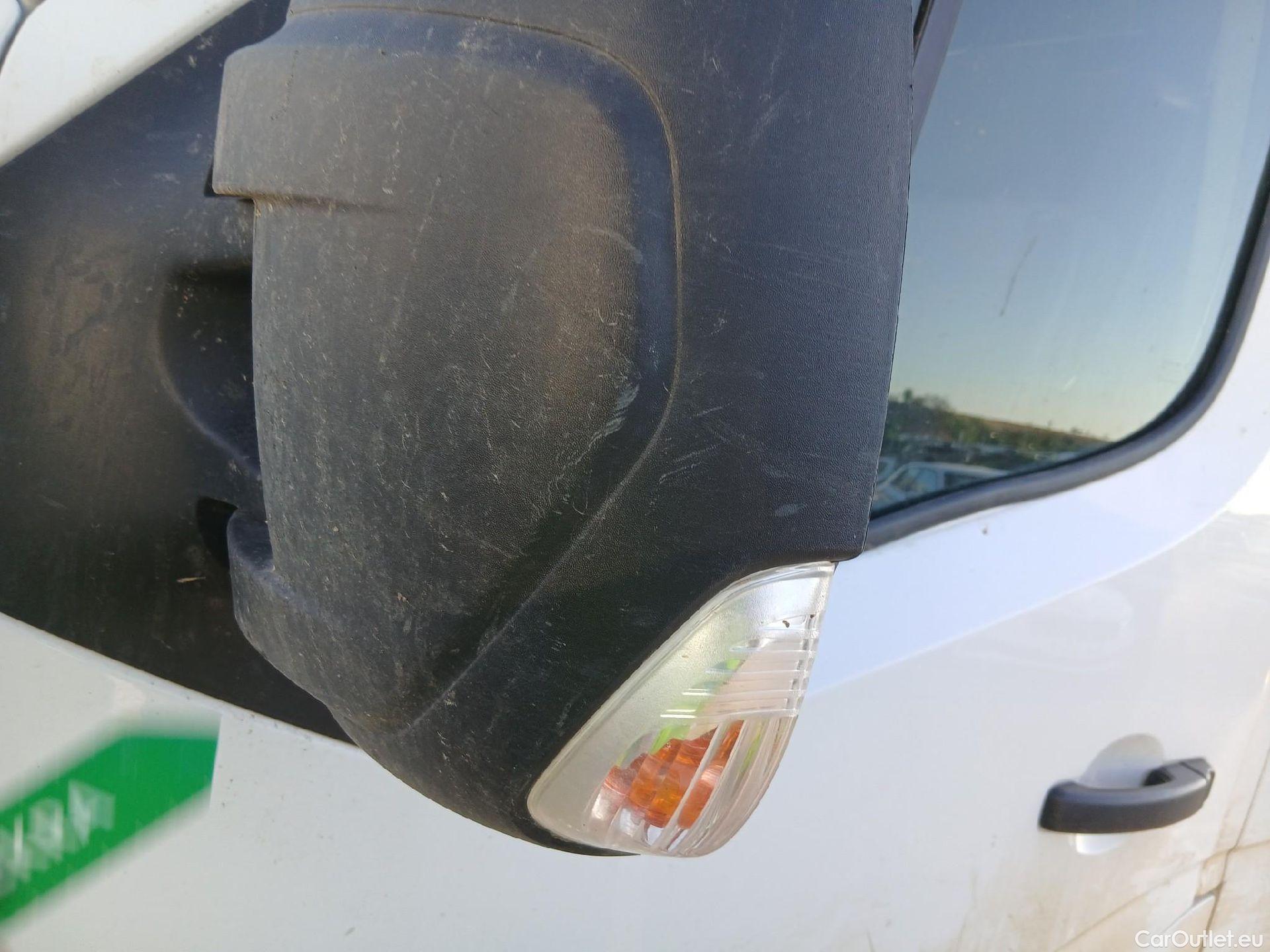  Renault  Master RENAULT  / 2019 / 4P / furgón Furgón T L1H1 3300 Bl dCi 99kW (135CV) #21