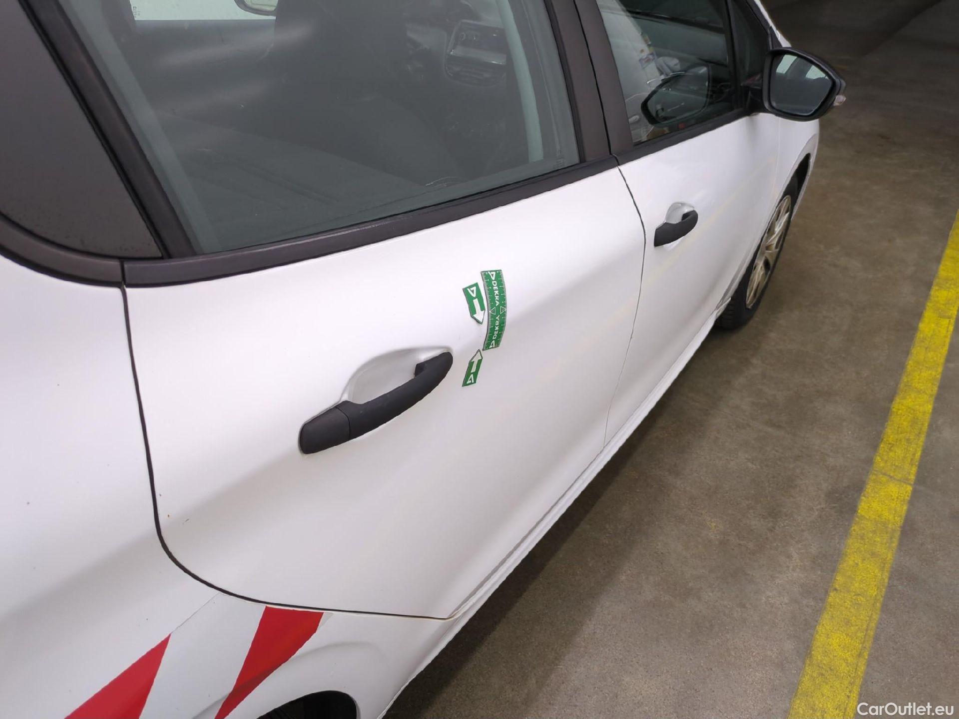  Peugeot  208  Affaire Premium 1.6 HDi 75CV BVM5 E6 #34