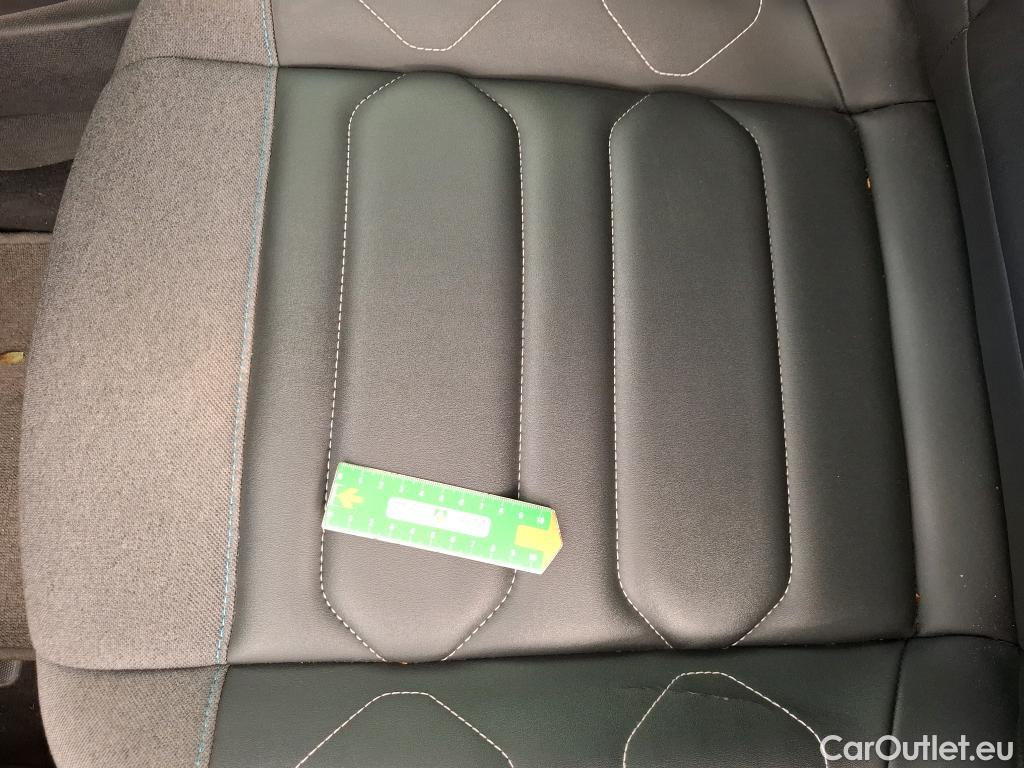  Citroen  C4 CITROEN  X / 2022 / 4P / Berline PureTech 130 S&S EAT8 Shine #37