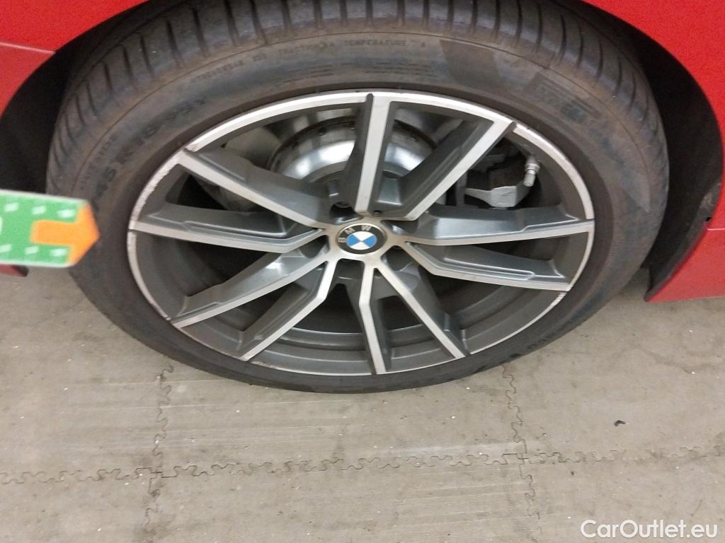  Bmw  Serie 3 BMW  / 2018 / 4P / sedán 330e #4