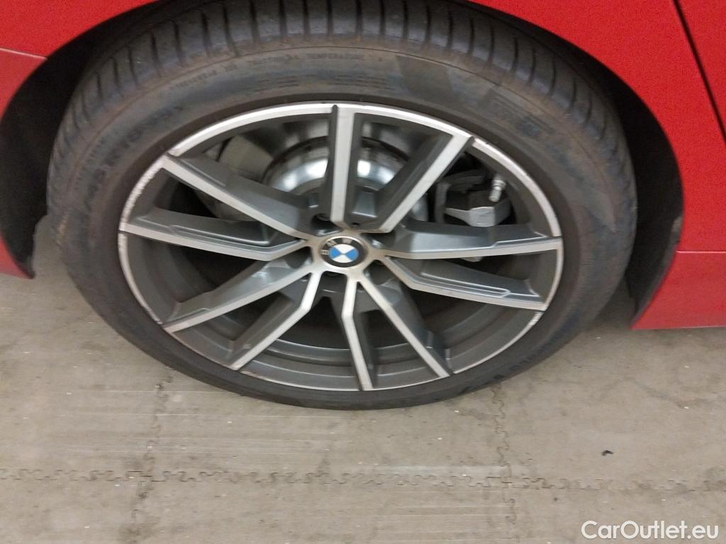  Bmw  Serie 3 BMW  / 2018 / 4P / sedán 330e #3