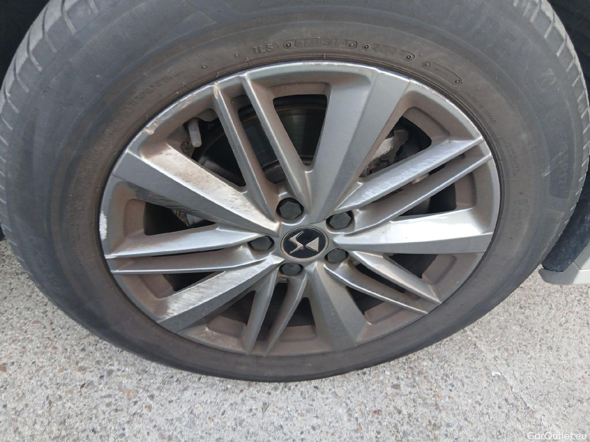  DS  DS4 DS DS 4 / 2021 / 5P / berlina con portón BlueHDi 130 auto BASTILLE + (AC) #39